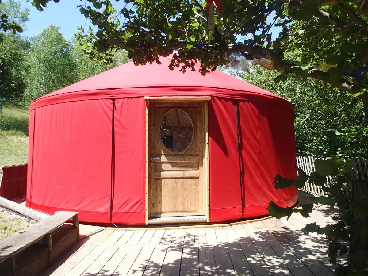 Eco-Hotel Et Yourtes Du Mercantour Гийом Екстериор снимка